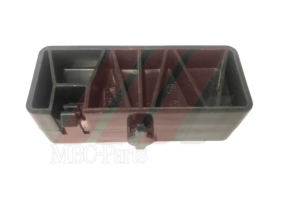 W177 RADIATOR MOUNTING PLATE L & R Generic None