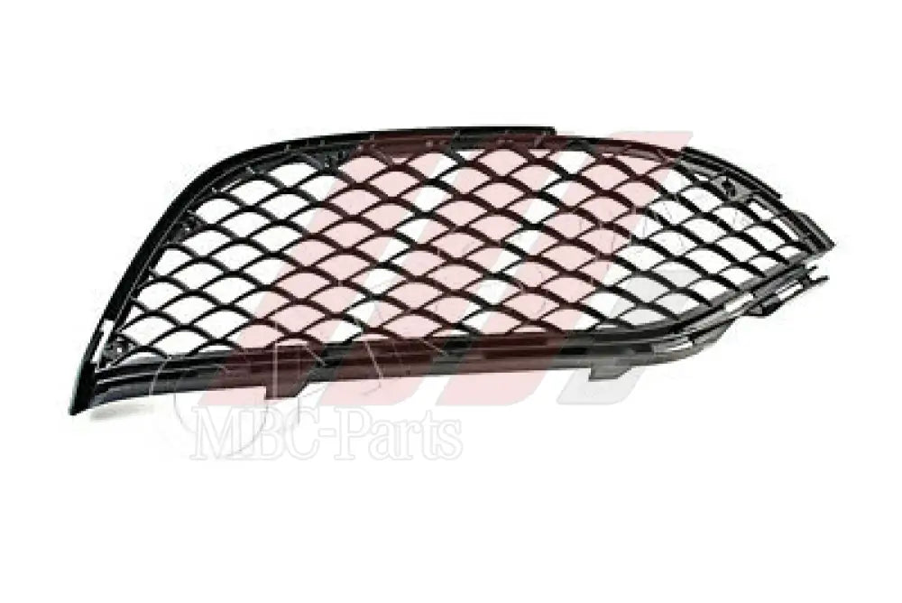 W205 BUMPER VENT R/F OUTER C63 Generic Attachment