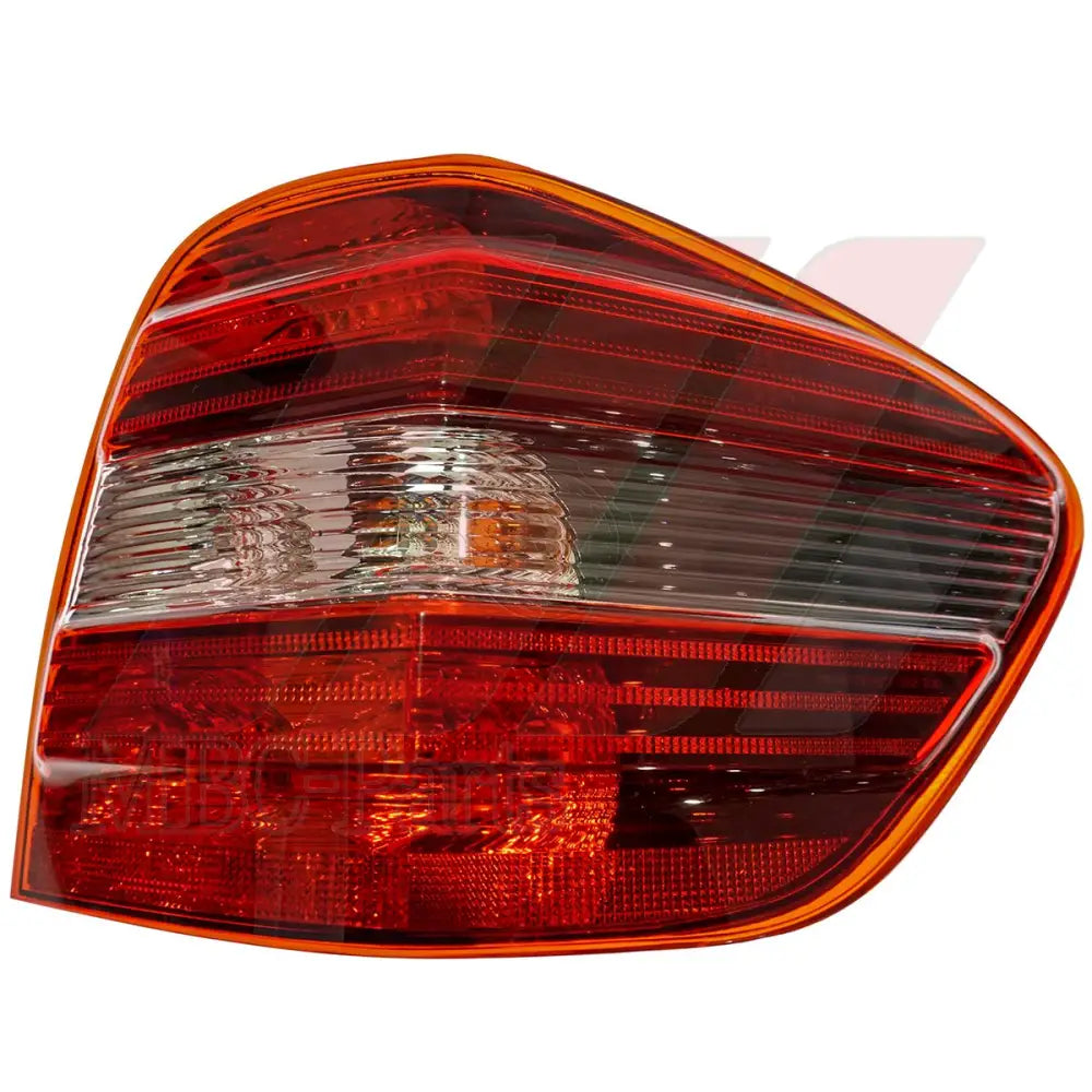 W164 TAIL LAMP R/R P/F 1648200264 1648202064 1649061000 Electrical