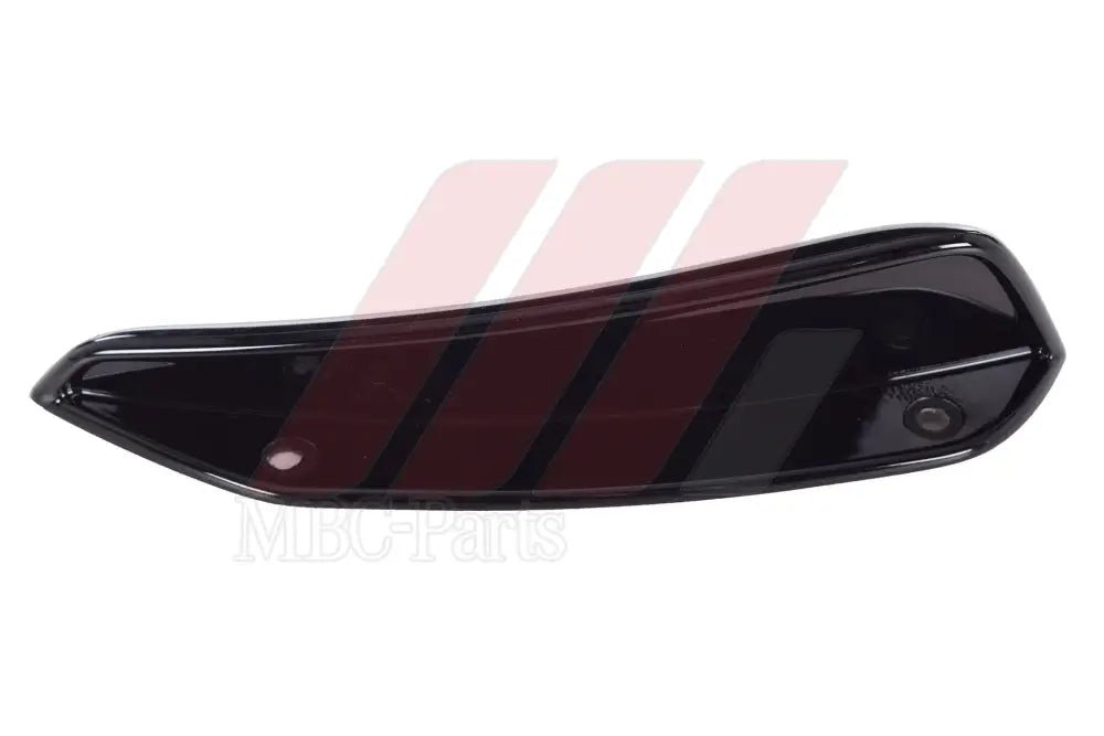 W176 BUMPER MOULDING R/F AMG Generic Attachment
