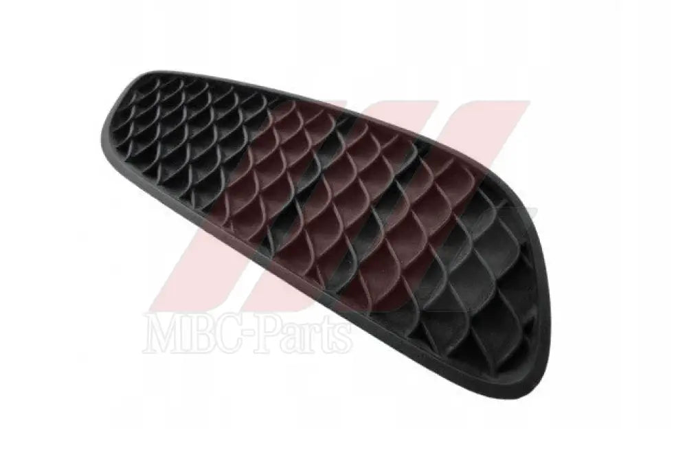 W176 BUMPER VENT R/F F/L Generic Attachment