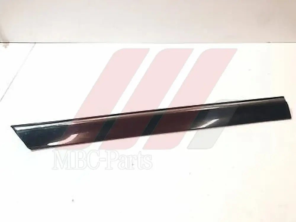 W203 DOOR MOULDING R/F 953 Generic Door