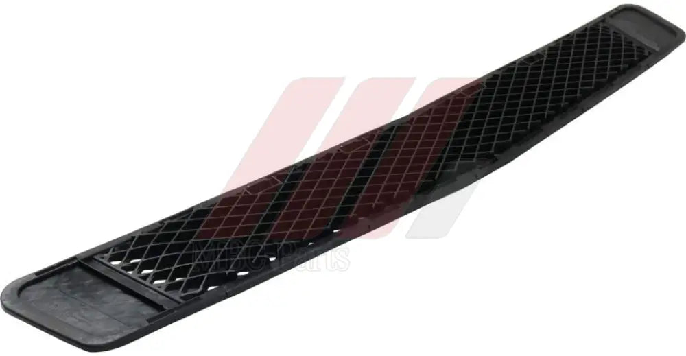 W204 BUMPER VENT CENTER FR AVANTGARDE P/F Attachment