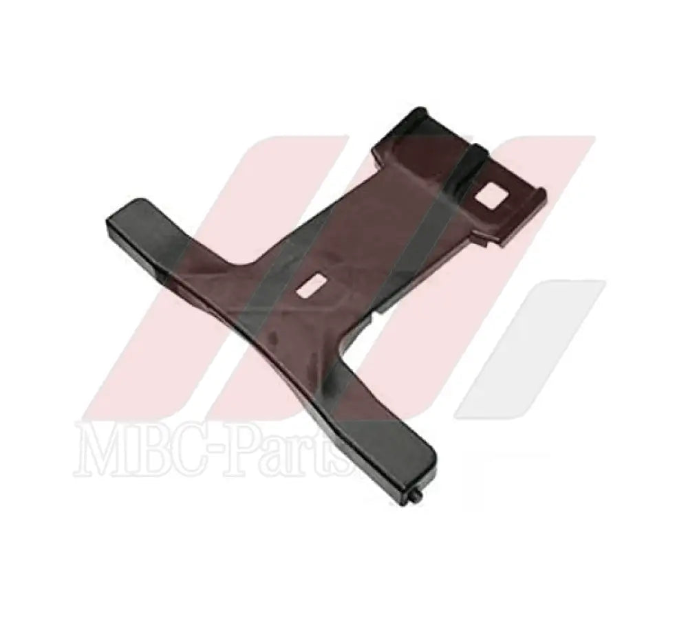 W204 GRILLE SUPPORT Generic Attachment
