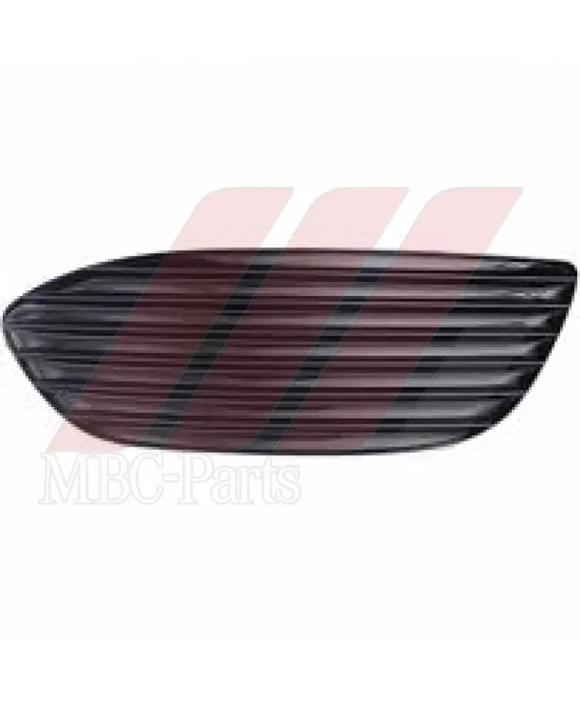 W205 BUMPER VENT R/F Generic Attachment